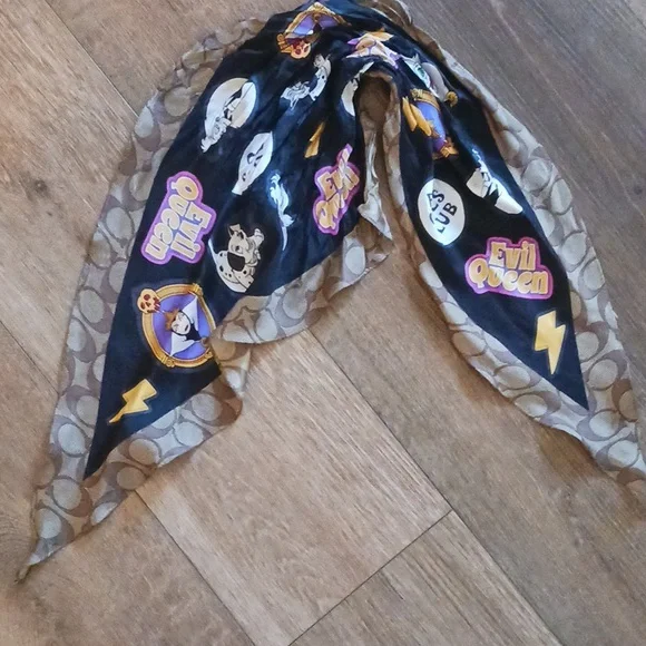 Coach Villians Crossbody Bag With Patches, Pouch And Villian Hankerchief - Picture 16 of 16